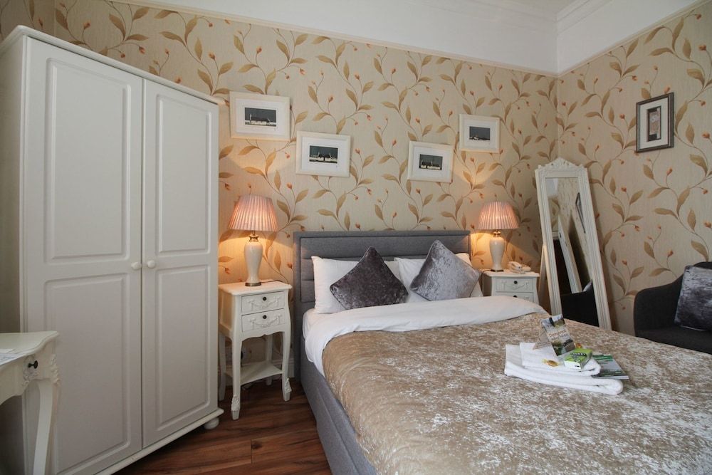 Donnybrook Hall Basic Double Room 11