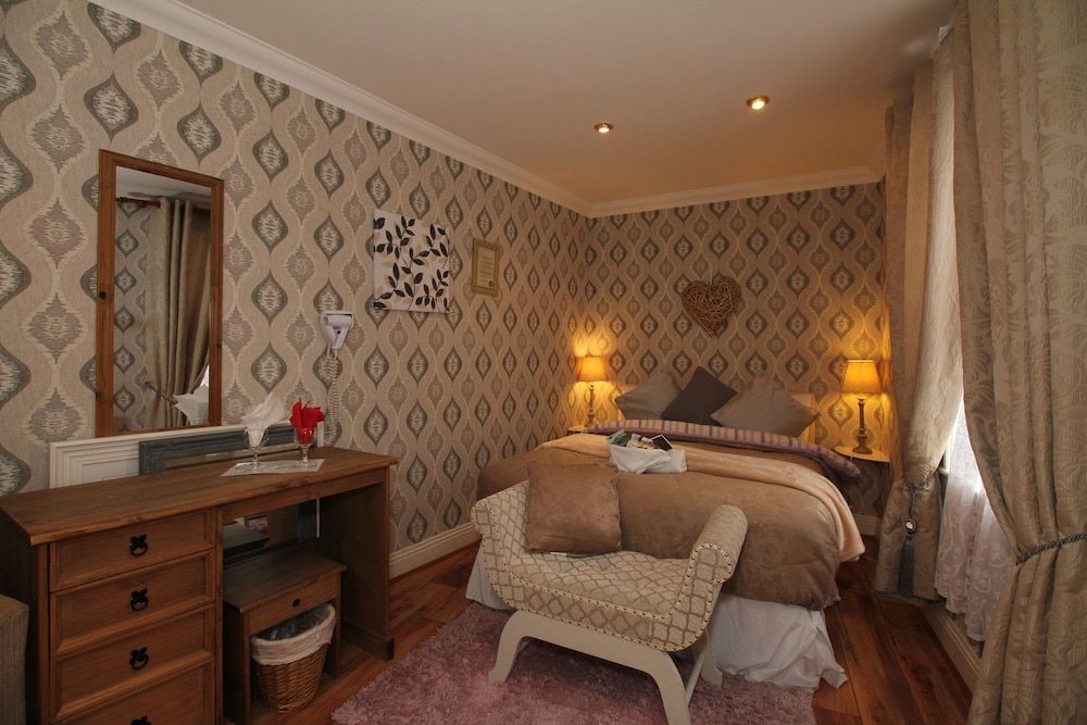 Donnybrook Hall Basic Double Room 5