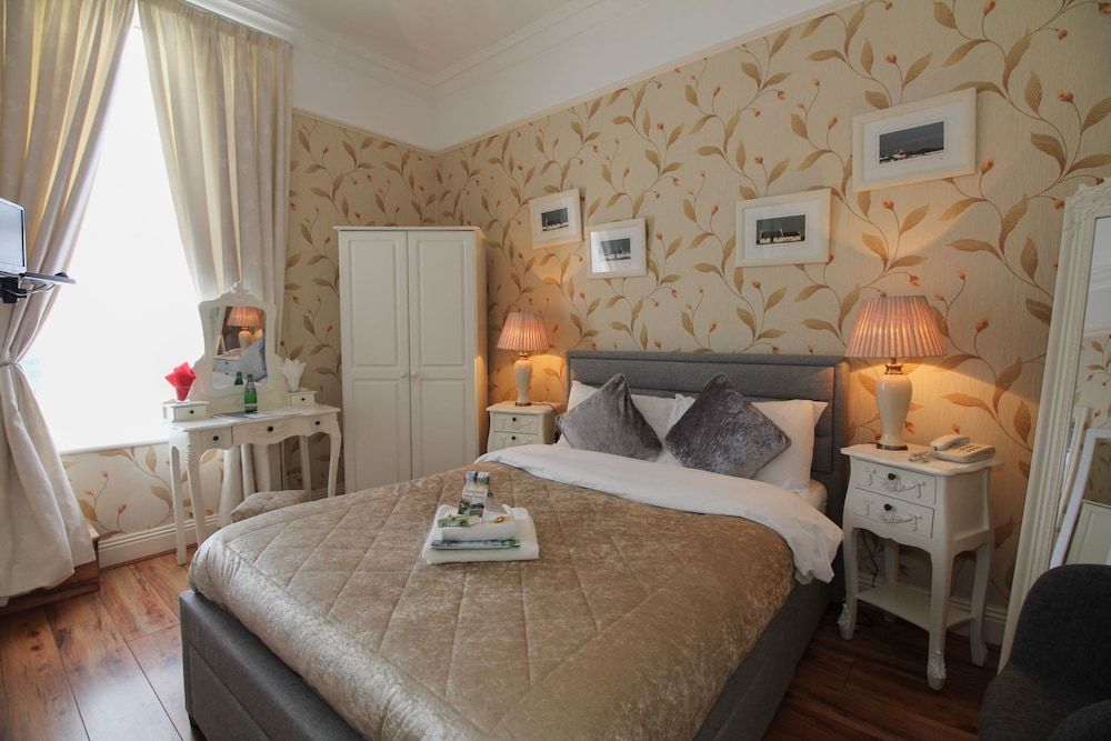 Donnybrook Hall Basic Double Room 12