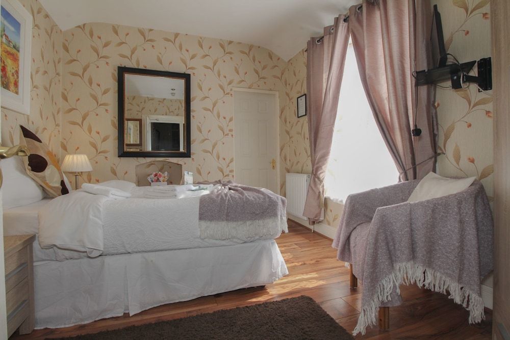 Donnybrook Hall Basic Double Room 2