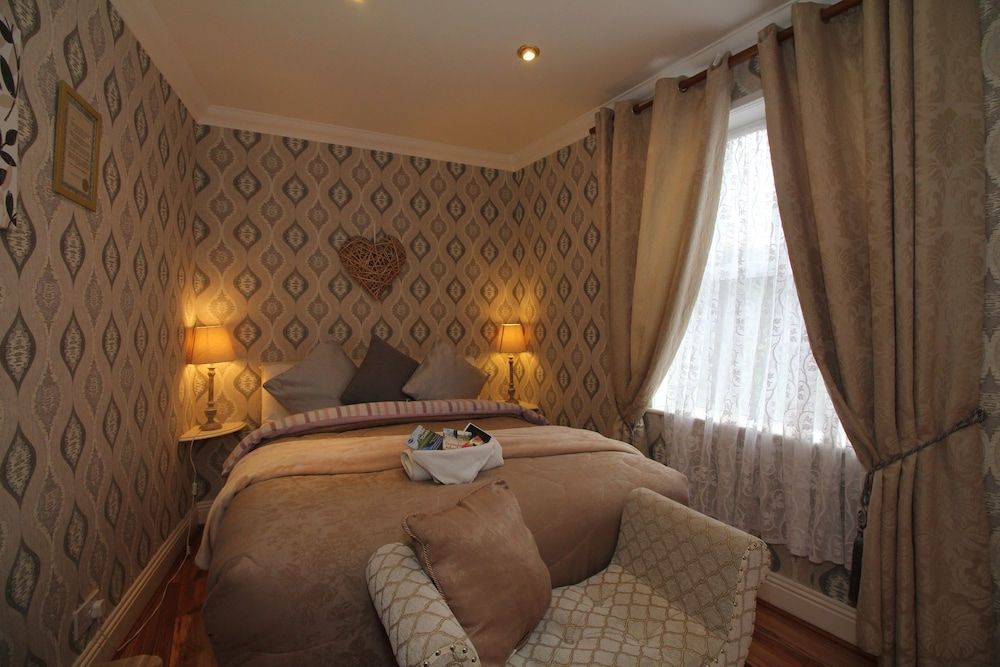 Donnybrook Hall Basic Double Room 3