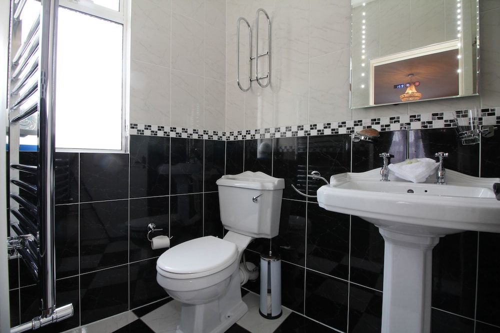 Donnybrook Hall Basic Double Room 17