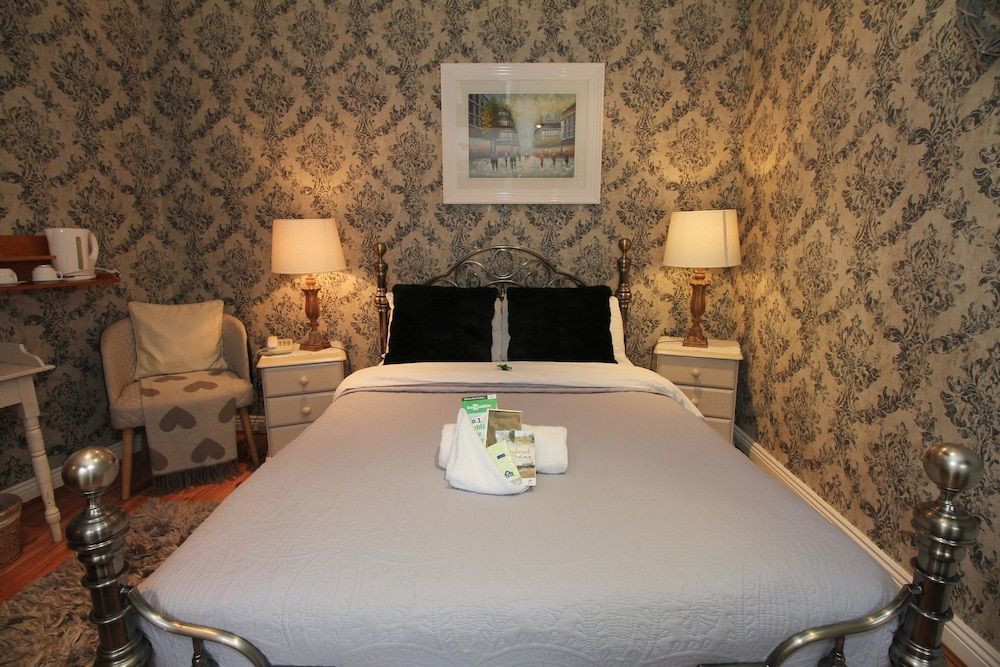 Donnybrook Hall Basic Double Room 4