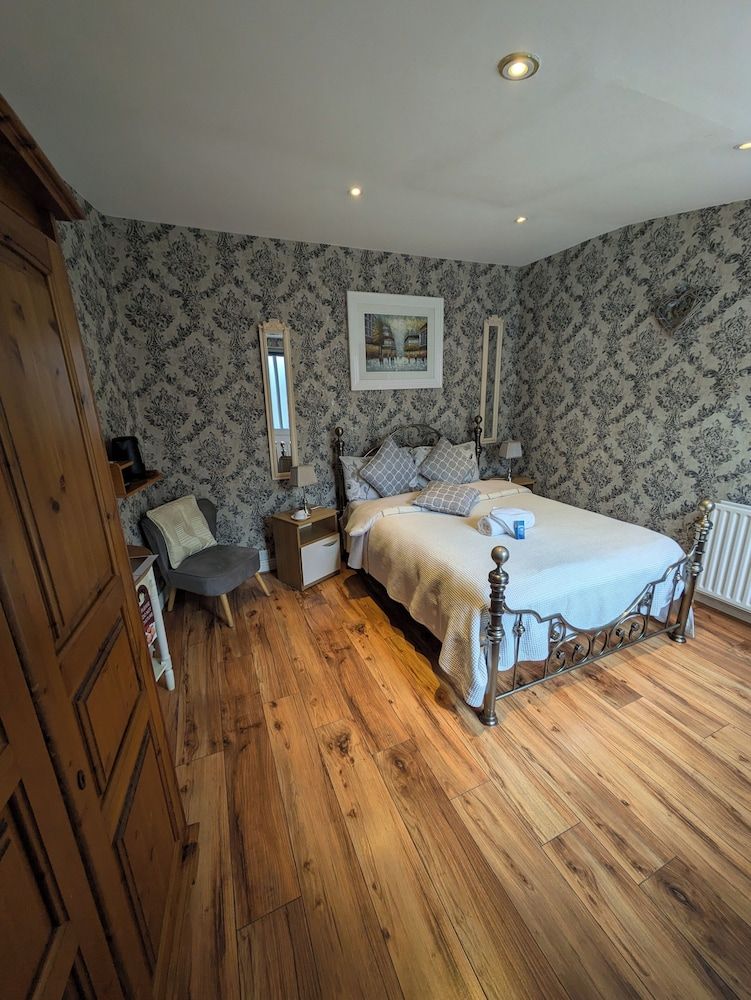 Donnybrook Hall Basic Double Room 13