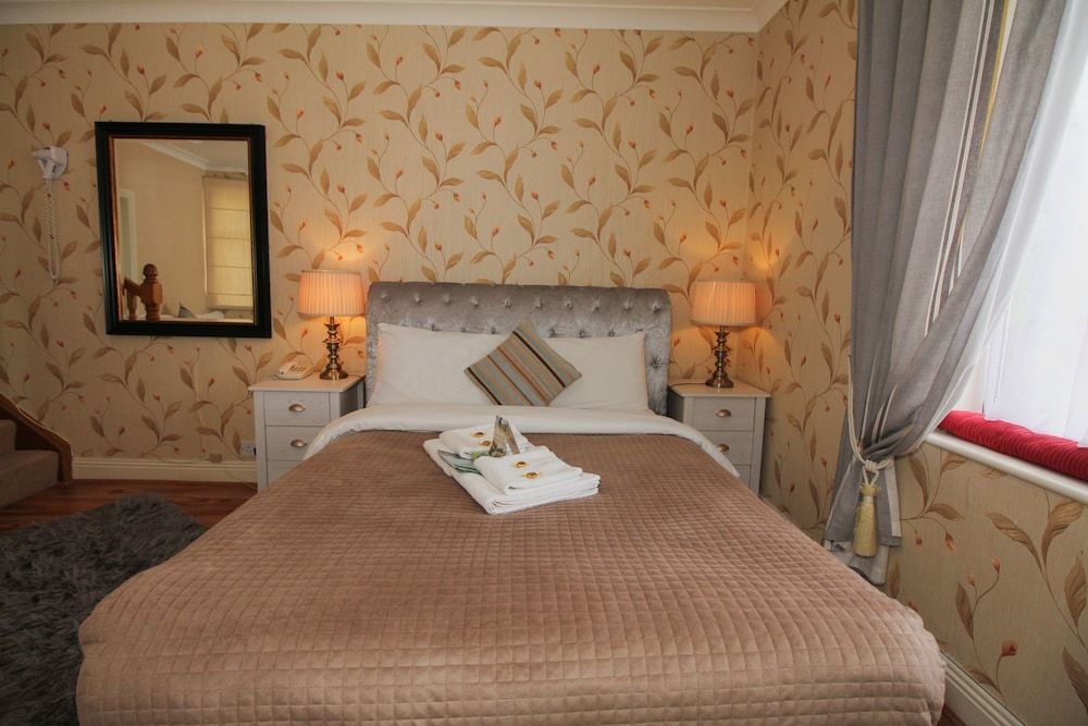 Donnybrook Hall Basic Double Room 8