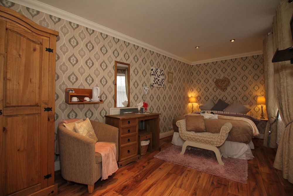 Donnybrook Hall Basic Double Room 20