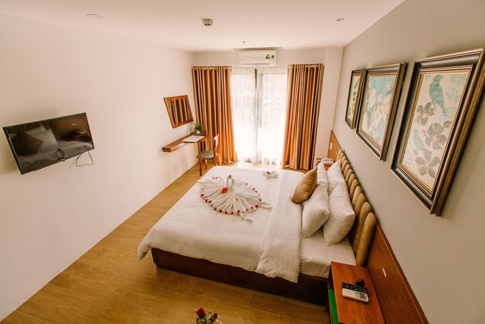 Deluxe Double or Twin Room
