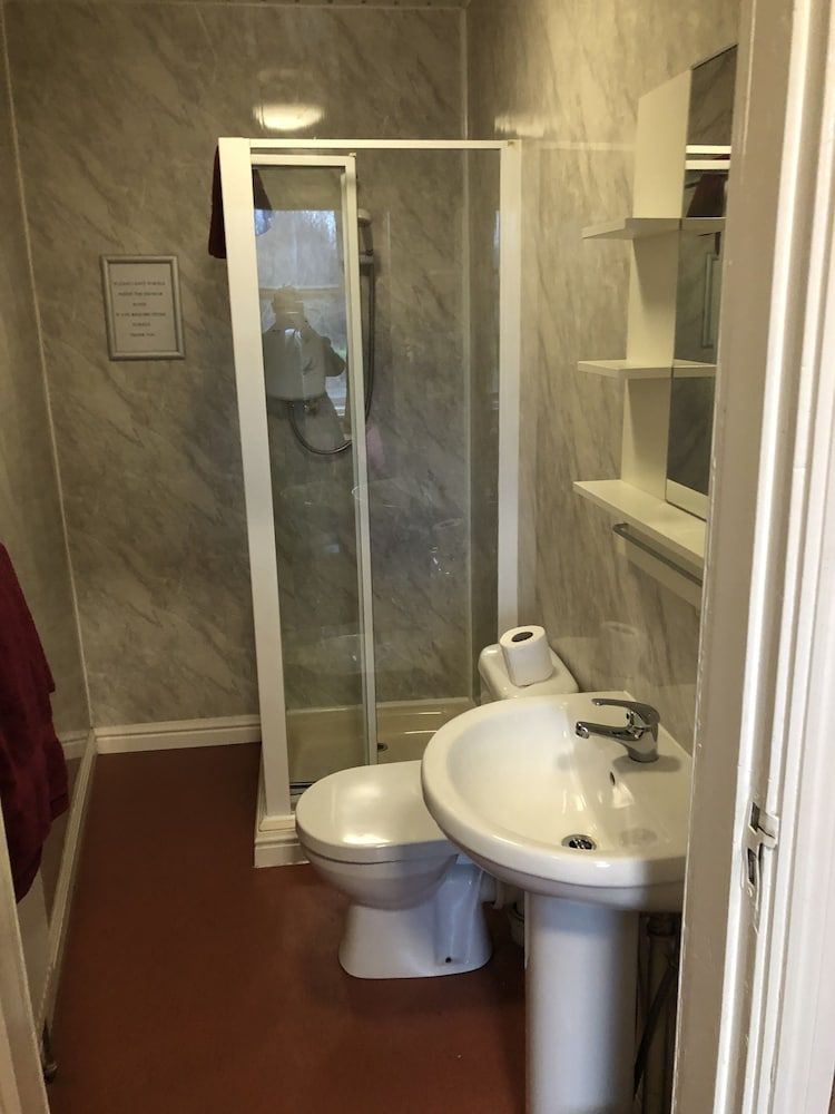 Don Valley Hotel Family Room, Multiple Beds 2