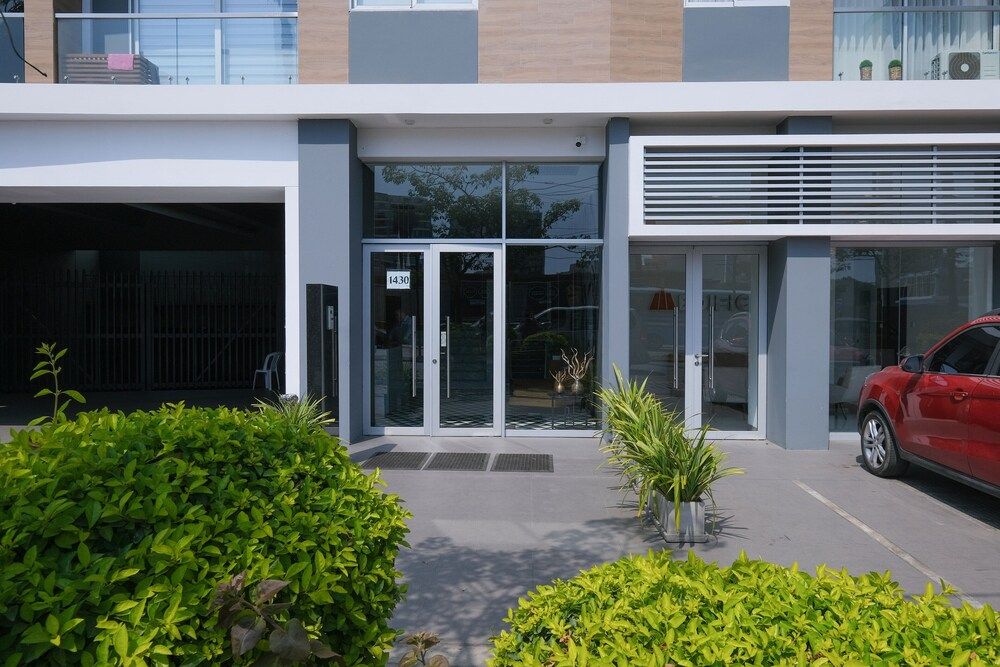 undefined GLOBALSTAY. Stylish Stelar Apartments. Rooftop Swimming Pool