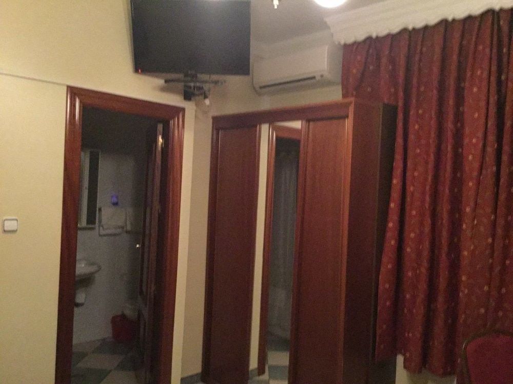 Hotel Restaurante Montserrat Single Room 2