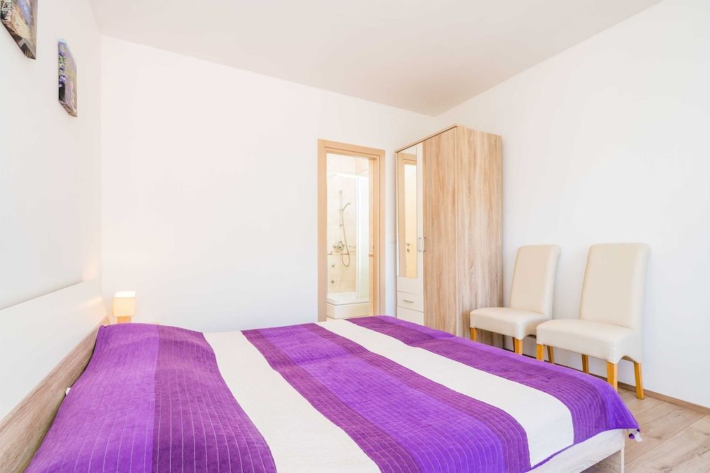 Apartment (1 Bedroom Apt with Balcony n Sea View)