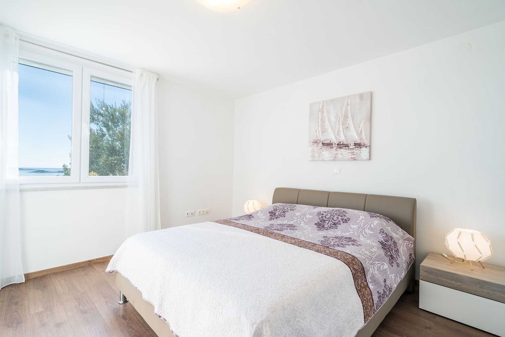 Apartment (One Bedroom Apartment)