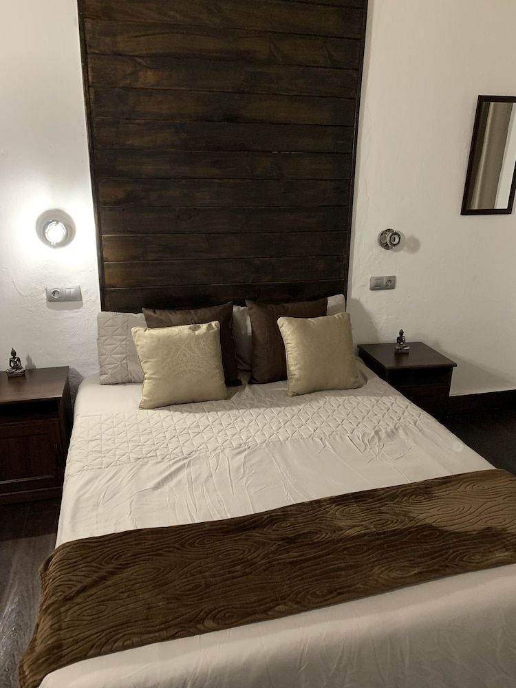 Valtisya House Pool & Airport Comfort Room 3