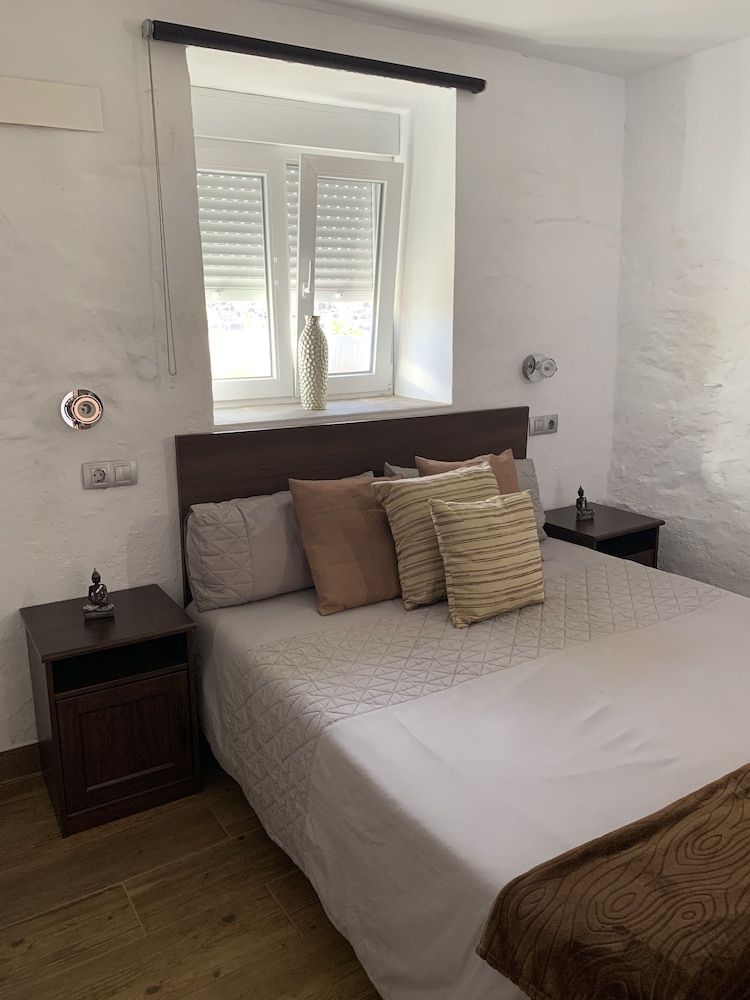 Valtisya House Pool & Airport Comfort Room 8