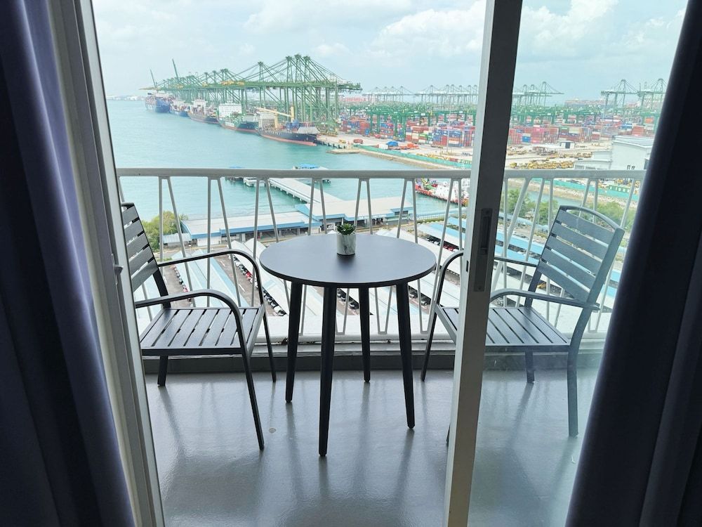 Cooliv Waterfront Premier Room, 2 Bedrooms 4