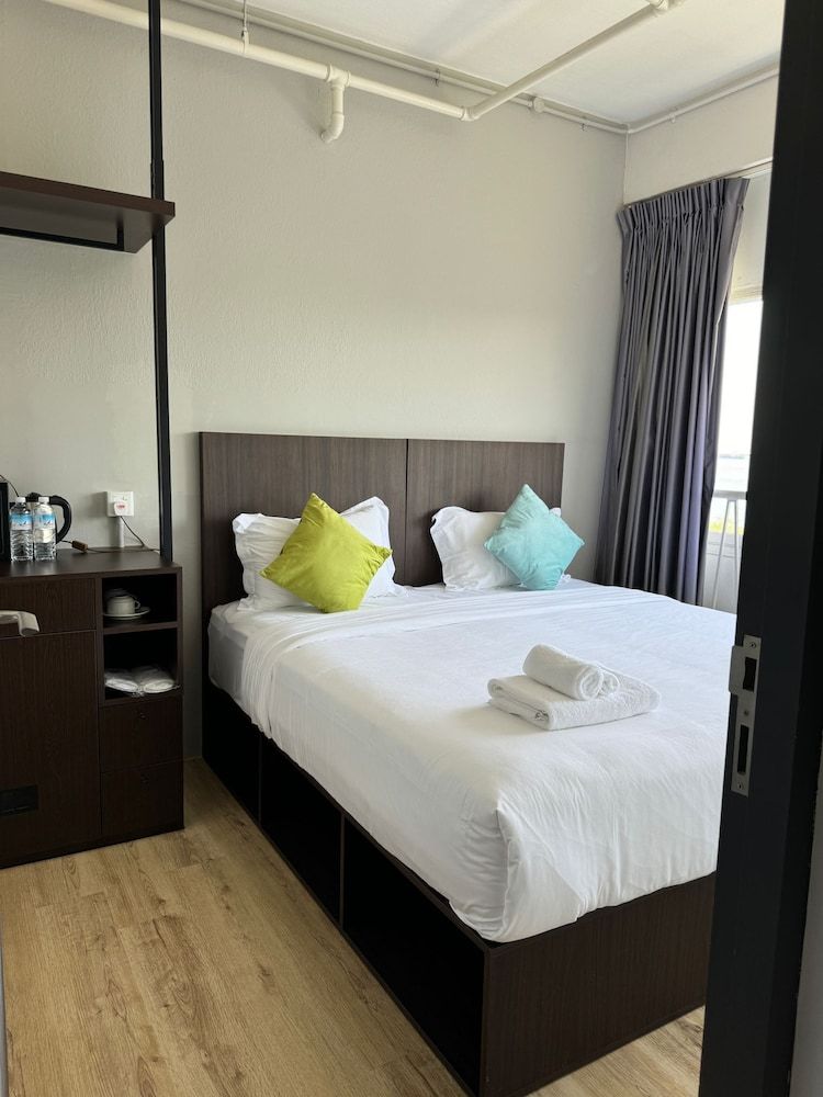 Cooliv Waterfront Deluxe Double or Twin Room, 2 Bedrooms 3
