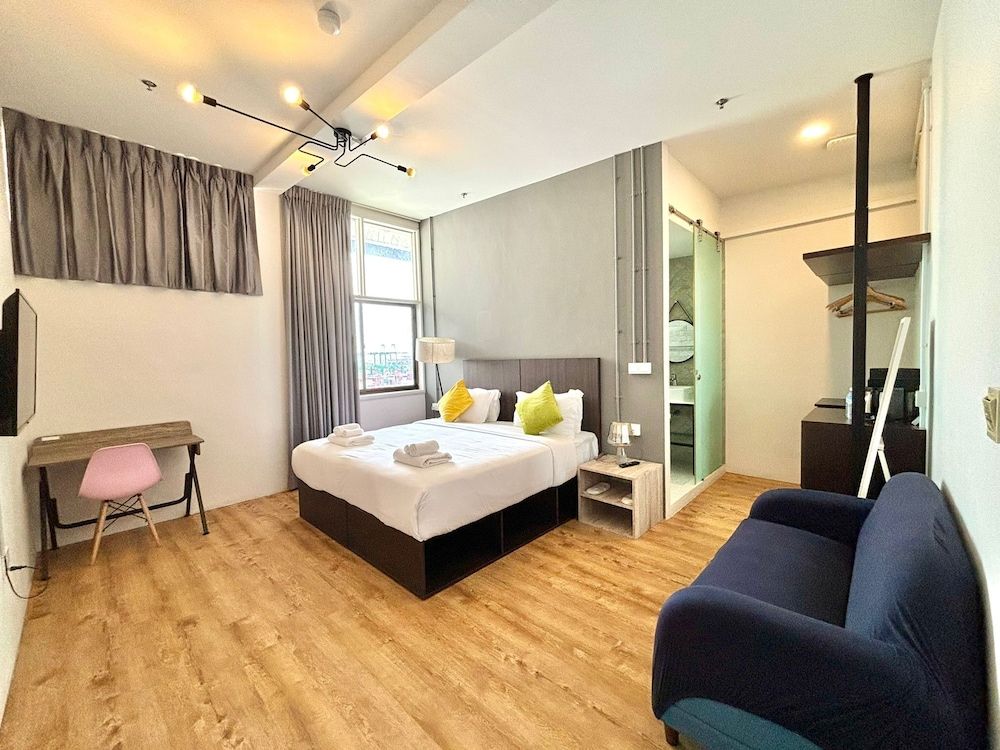 undefined Cooliv Waterfront 8