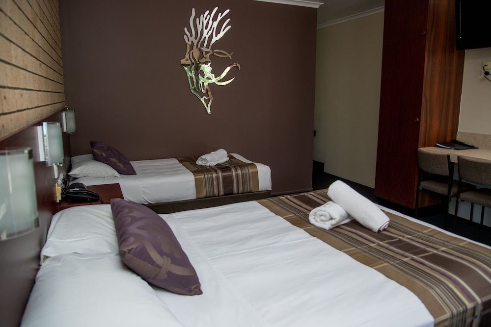 Sarina Motor Inn Twin Room