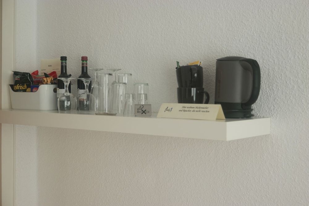 Hotel Merlin Standard Double Room, Private Bathroom (Doppelzimmer Standard) 7