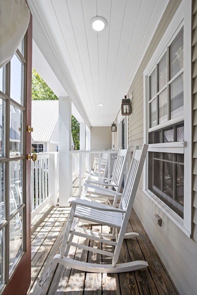 Deluxe, Queen, Balcony