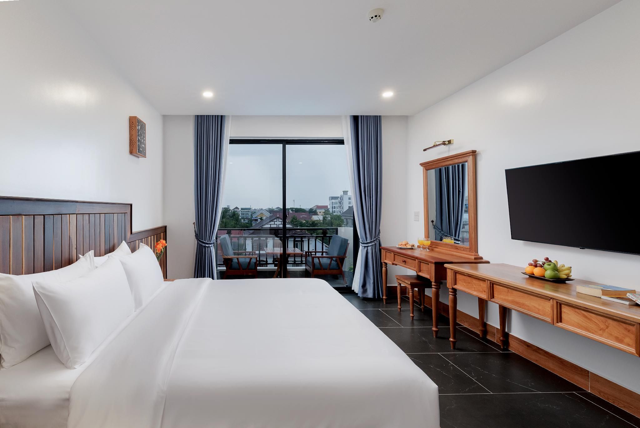 Two Seasons Siem Reap Hotel Deluxe Double Room with Balcony