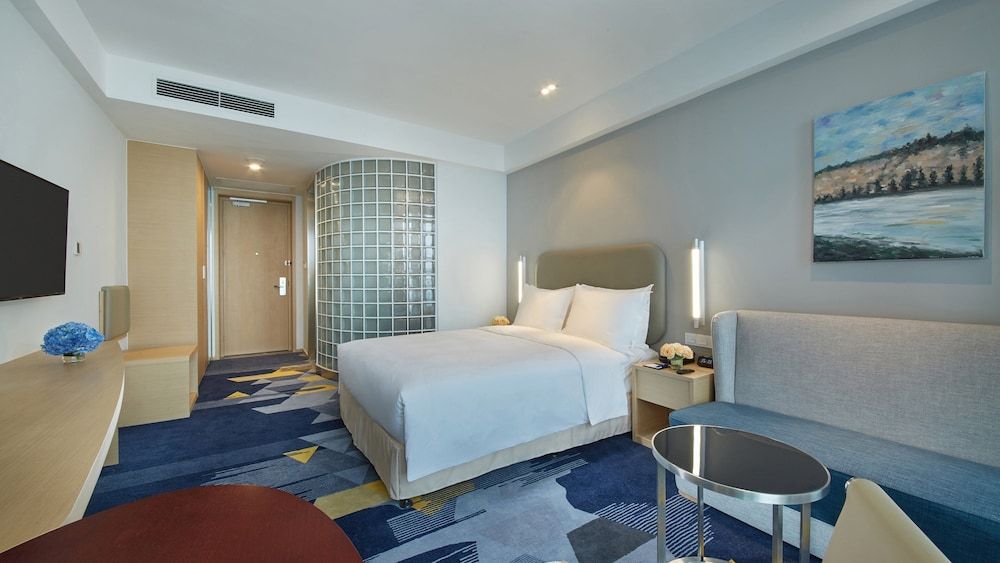 Standard Room, 1 Queen Bed