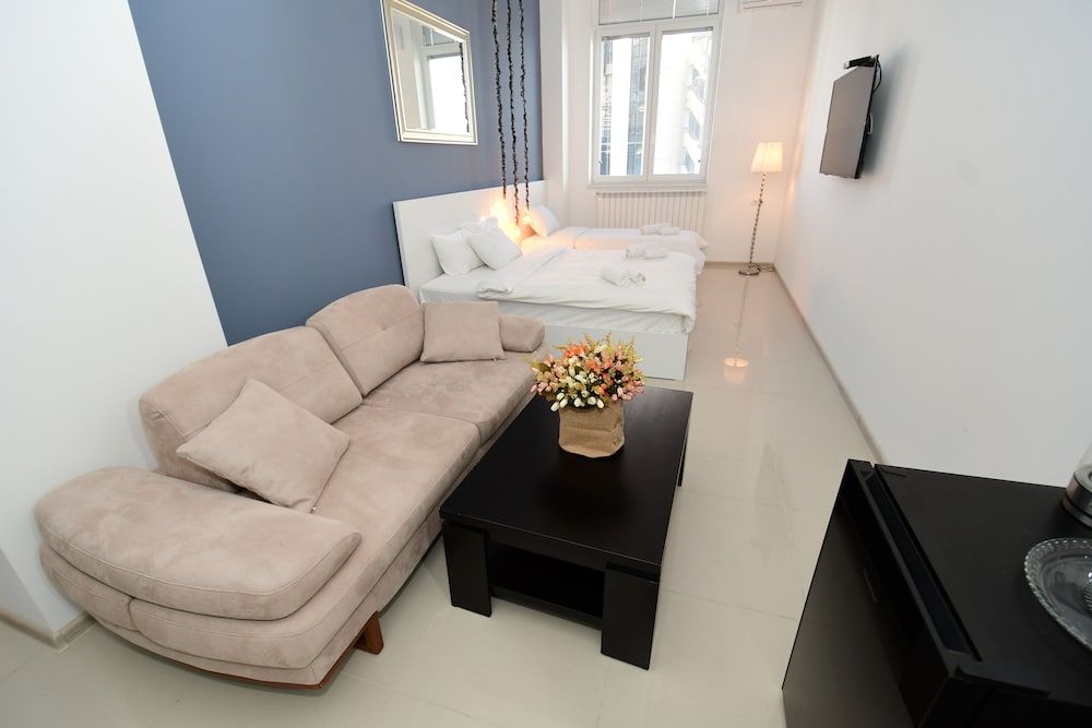 Maxela Rooms & Suites Deluxe Room, Multiple Beds, City View 11