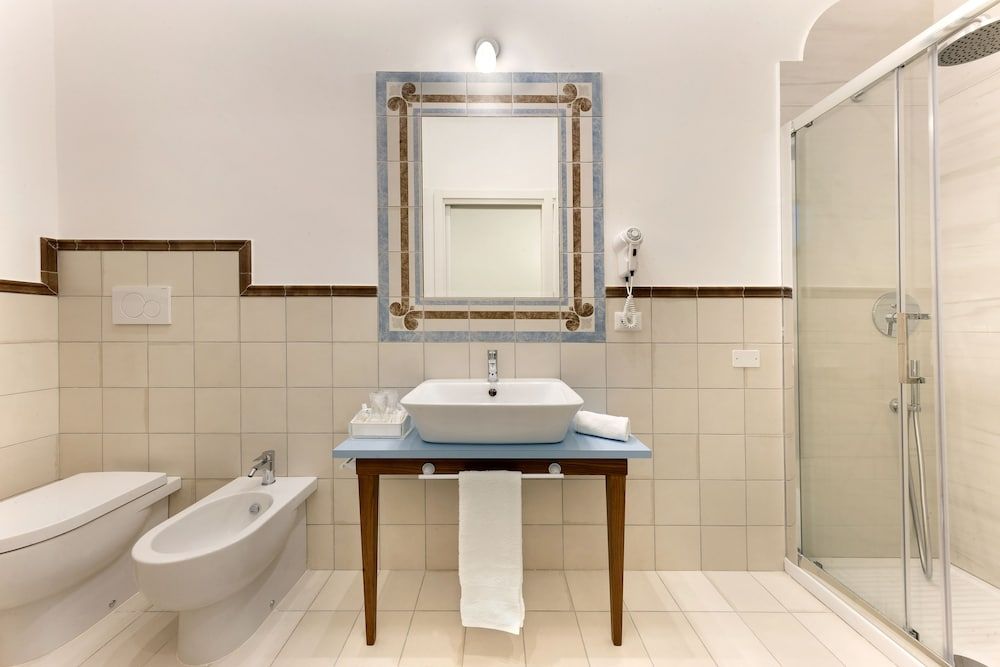 Rosa Magra Guest House Standard Double or Twin Room, 1 Bedroom, Ensuite 9