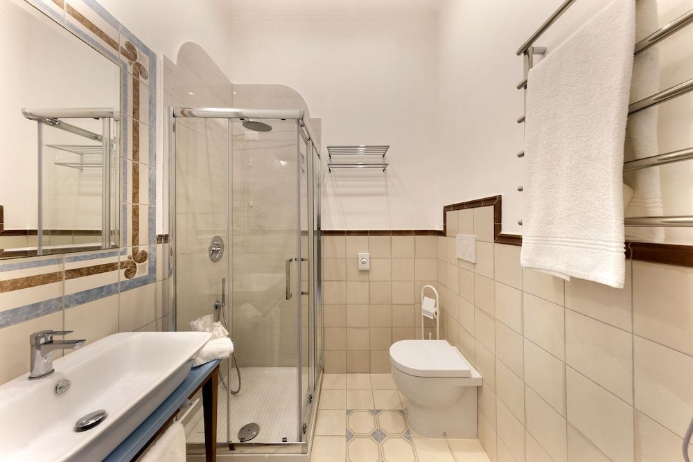 Rosa Magra Guest House Deluxe Double or Twin Room, Ensuite, Courtyard View 11