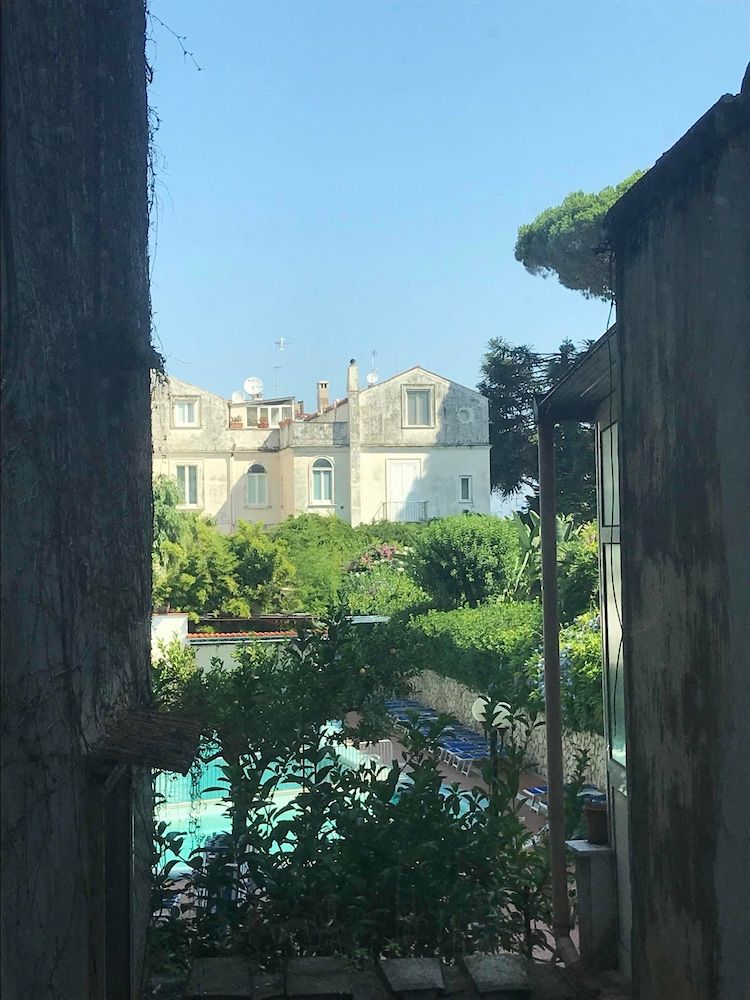 Rosa Magra Guest House Deluxe Double or Twin Room, Ensuite, Courtyard View 12