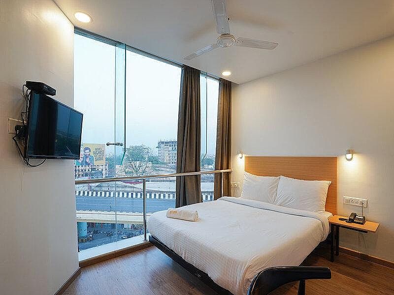 undefined Uptown Hotel 8