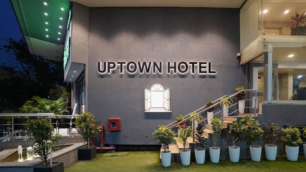 undefined Uptown Hotel 6