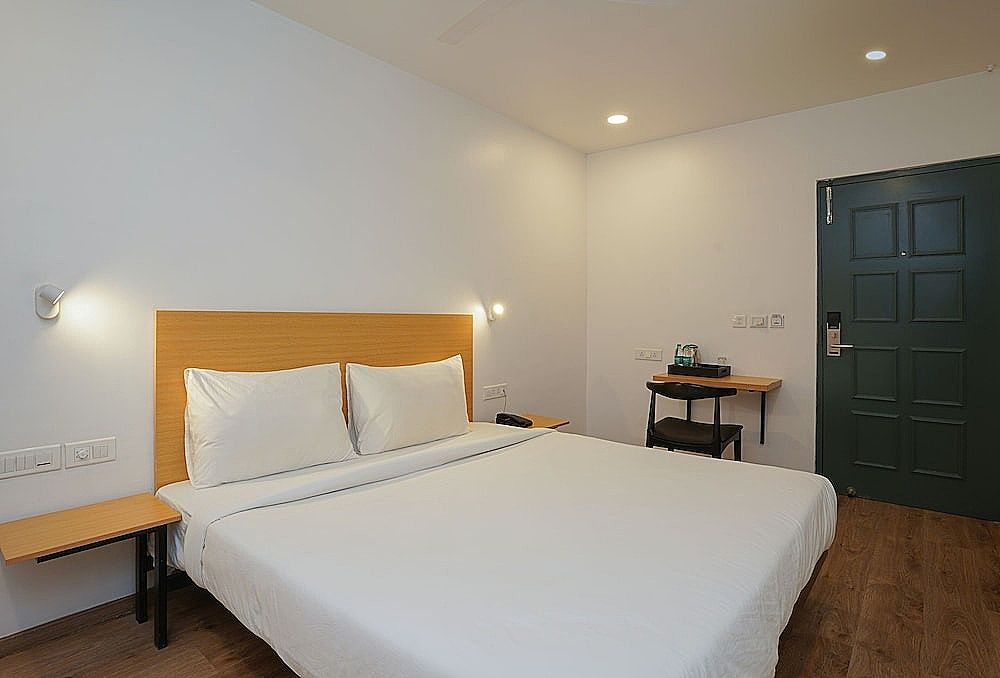 Uptown Hotel Deluxe Room 3