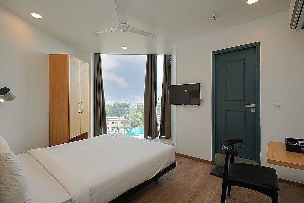 undefined Uptown Hotel 10