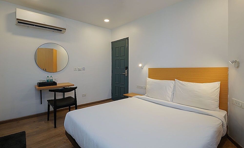 Uptown Hotel Deluxe Room 2