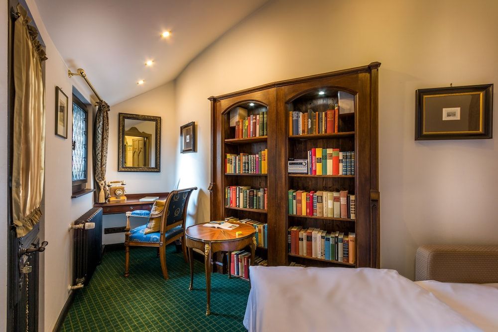 Signature Suite