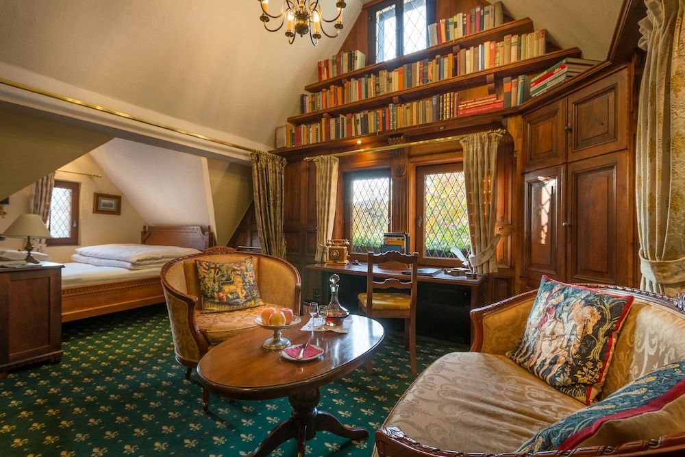 Standard Room, Bathtub