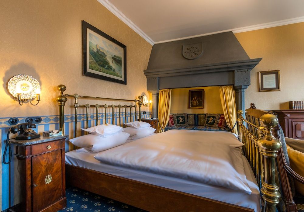 Deluxe Double Room, Bathtub