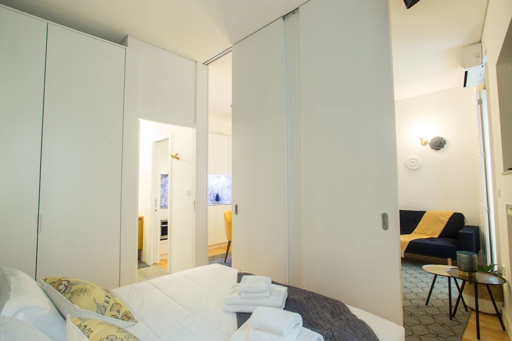 undefined Janelas de São Bento by Porto City Hosts 6