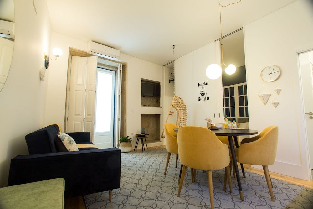 undefined Janelas de São Bento by Porto City Hosts