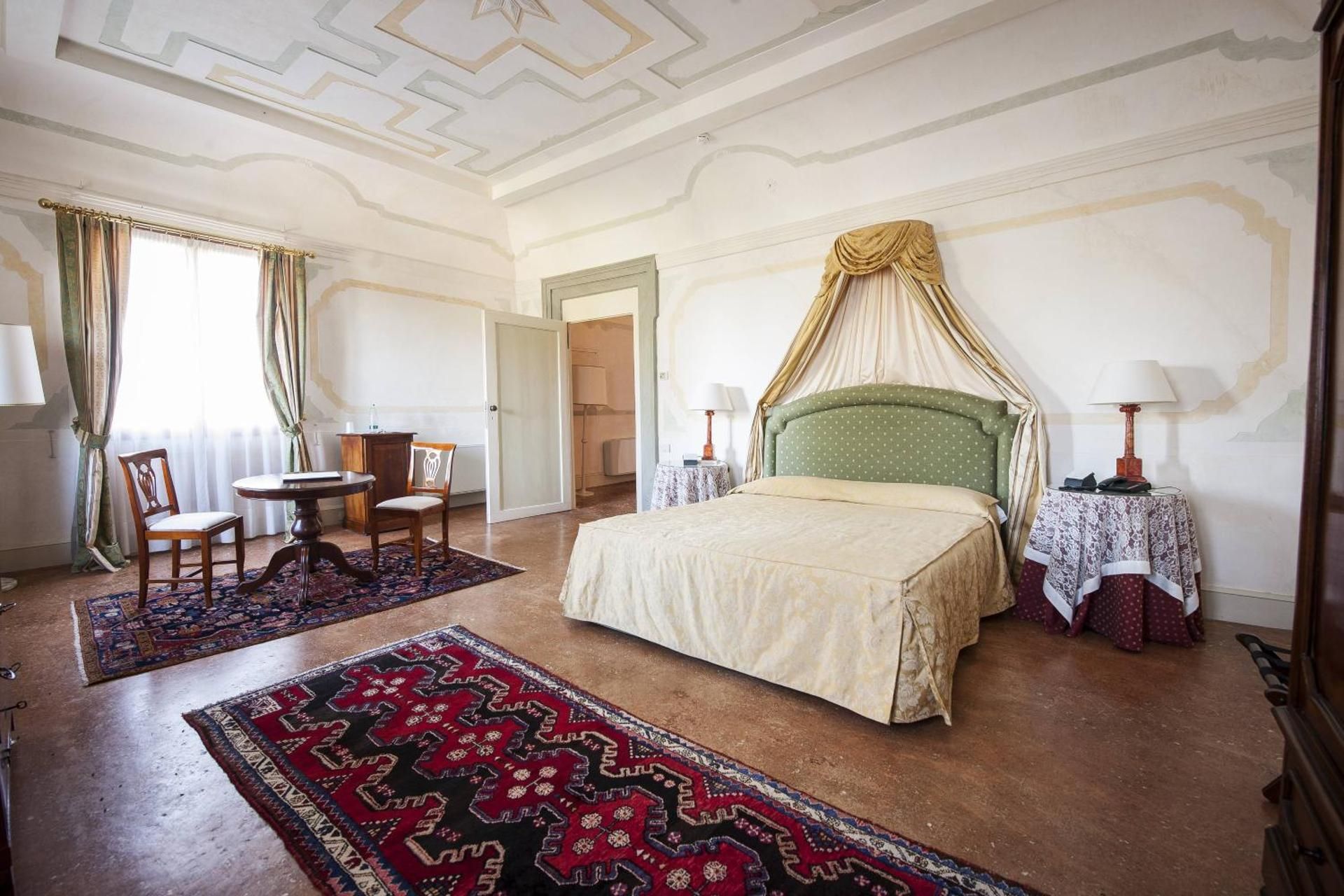 Suite - Main Building