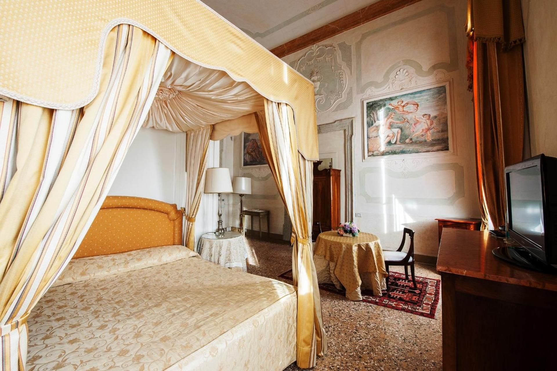 Deluxe Junior Suite - Main Building