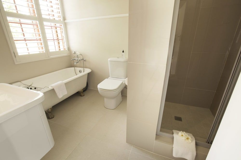 Klein Waterval Riverside Lodge King-size Room 12