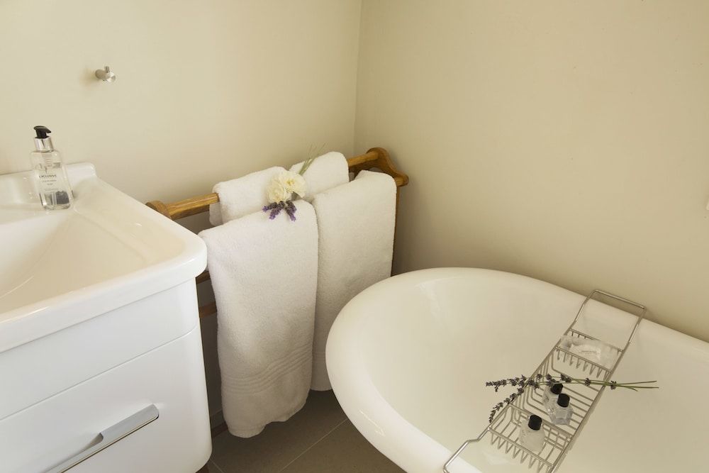 Klein Waterval Riverside Lodge King-size Room 13