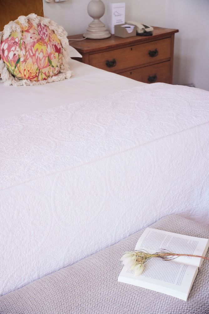 Klein Waterval Riverside Lodge King-size Room 4