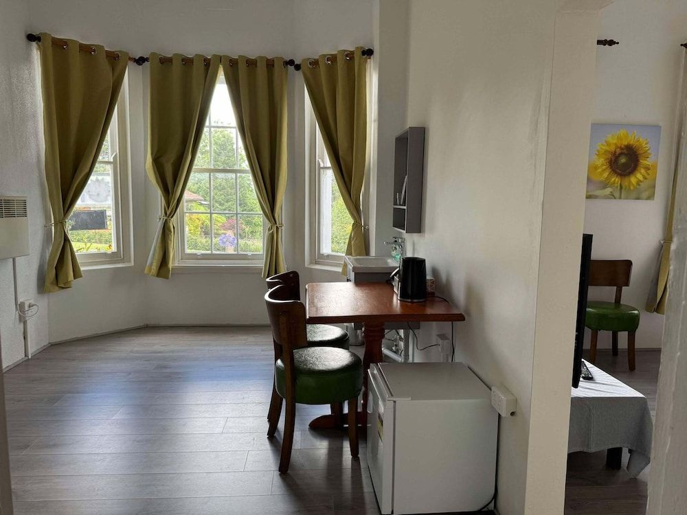 Hearty Center Deluxe Double Room, Private Bathroom 8