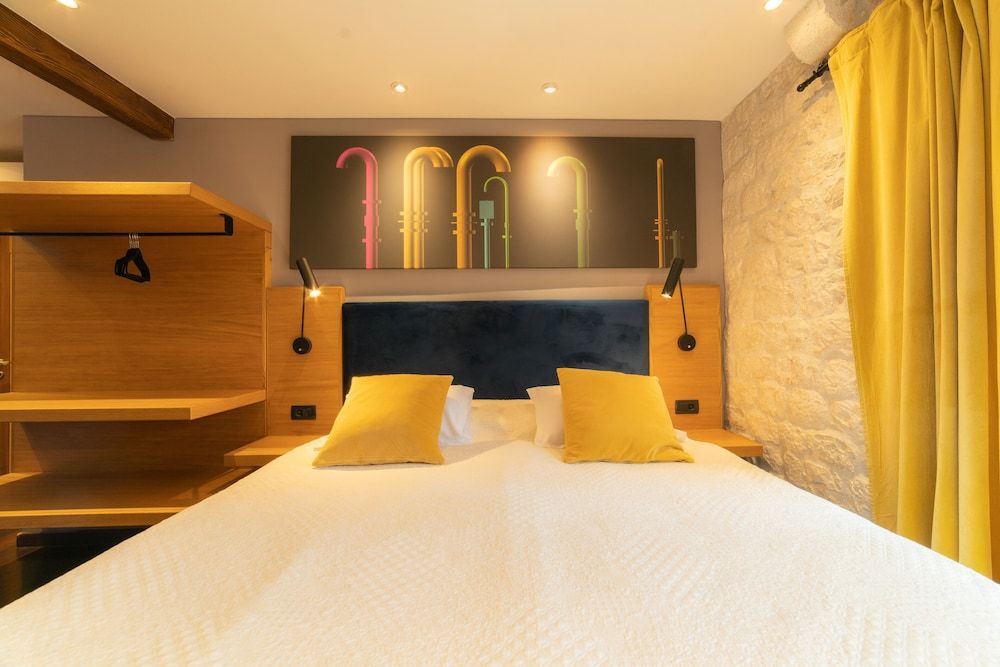 Domus Maritima Deluxe Double Room 6