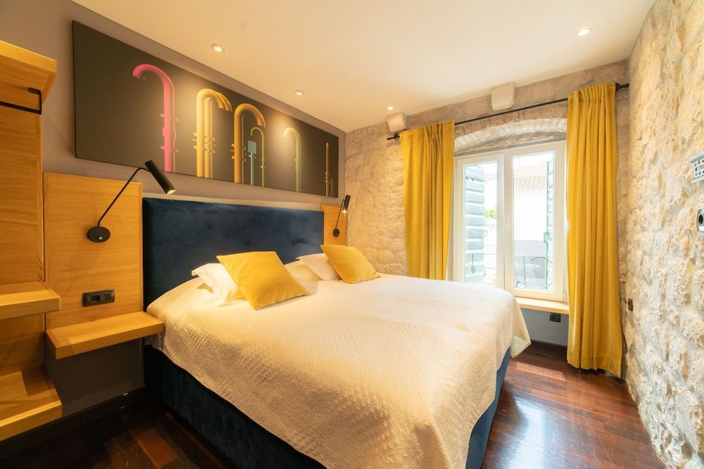 Domus Maritima Deluxe Double Room 8