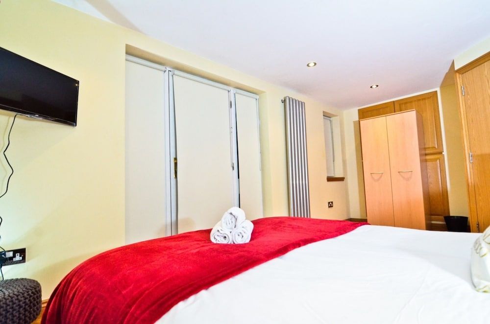 Thames view house Deluxe Double Room 7