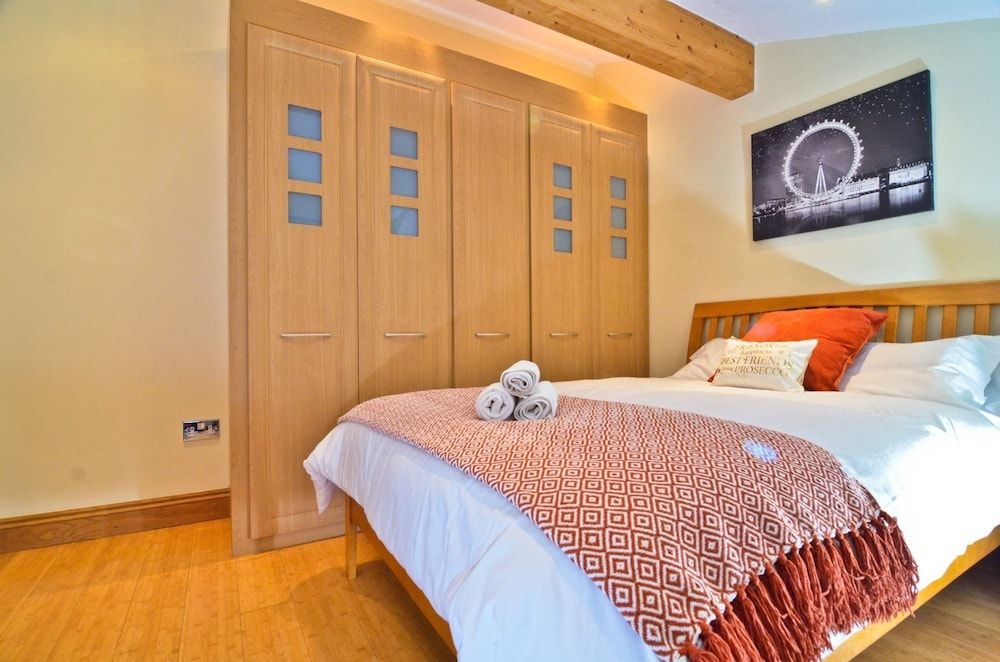 Thames view house Deluxe Double Room 4